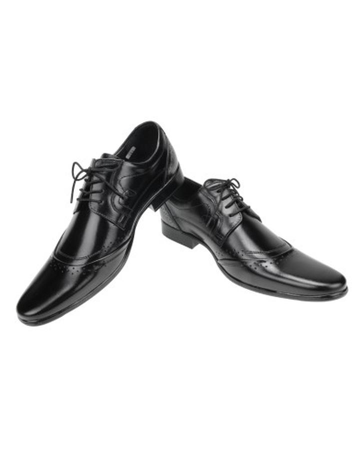 Buty do granatowego garnituru