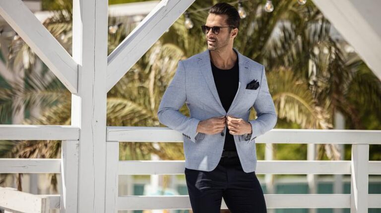 Marynarka sportowa z latami na łokciach – klasyka stylu w nowoczesnym ujęciu