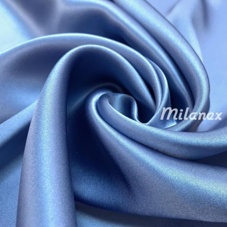 Odkryj piękno jedwabnych ubrań: jak wykorzystać ich potencjał w stylizacjach