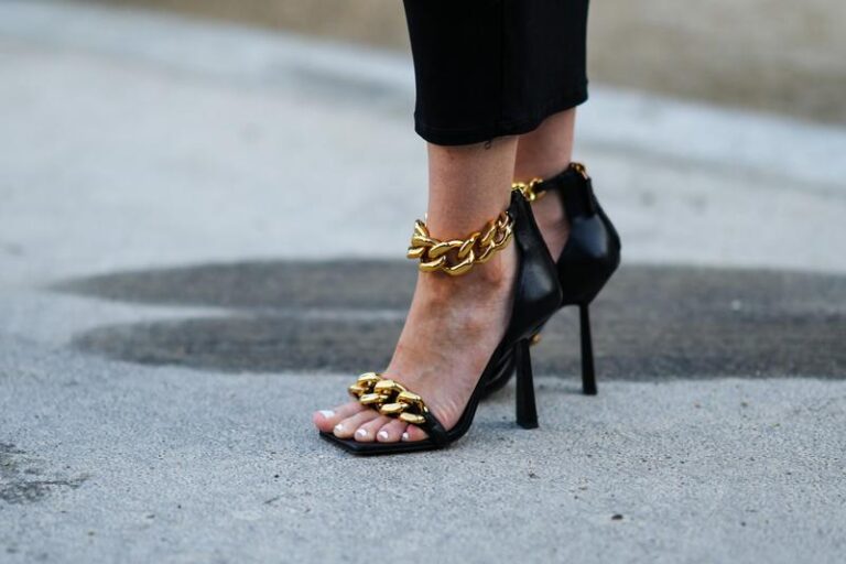 Pewnym krokiem w dorosłość: jak wybrać idealne buty na osiemnastkową imprezę