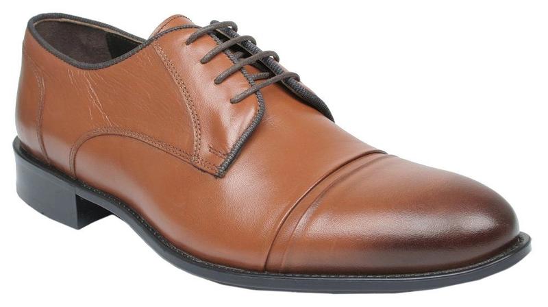 Buty do garnituru sportowego