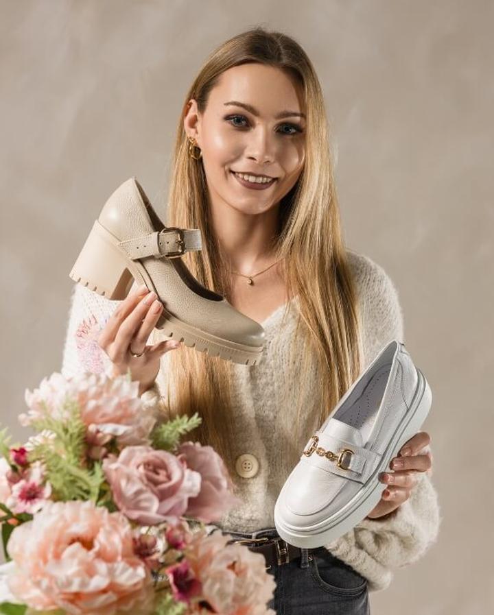 Modne kolory obuwia 2025