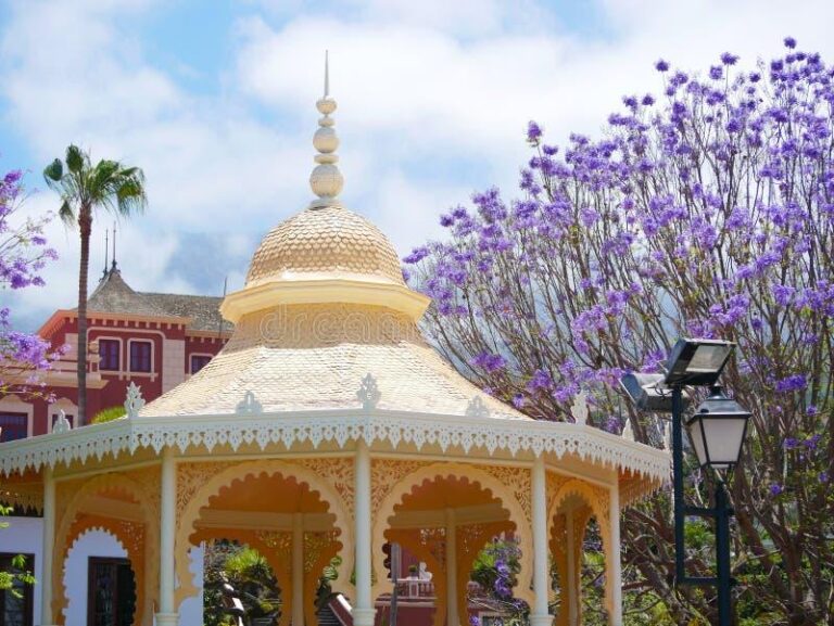 Dlaczego pewne ubrania mogą zniechęcać mężczyzn? Odkryj sekrety atrakcyjności w modzie