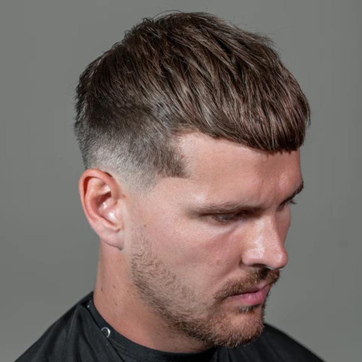 Stylowe fryzury na zakola, które dodają pewności siebie