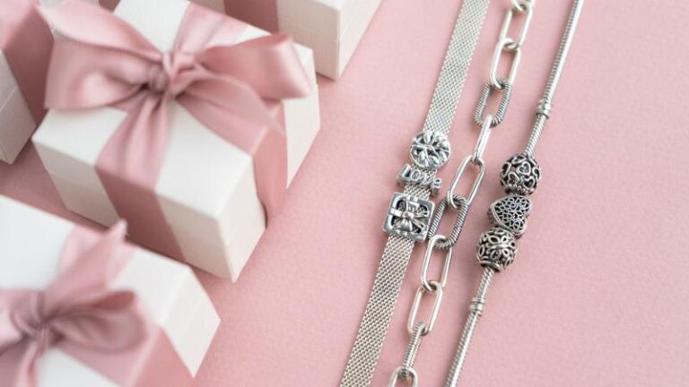 Wyjątkowa biżuteria na Dzień Kobiet – co warto kupić?