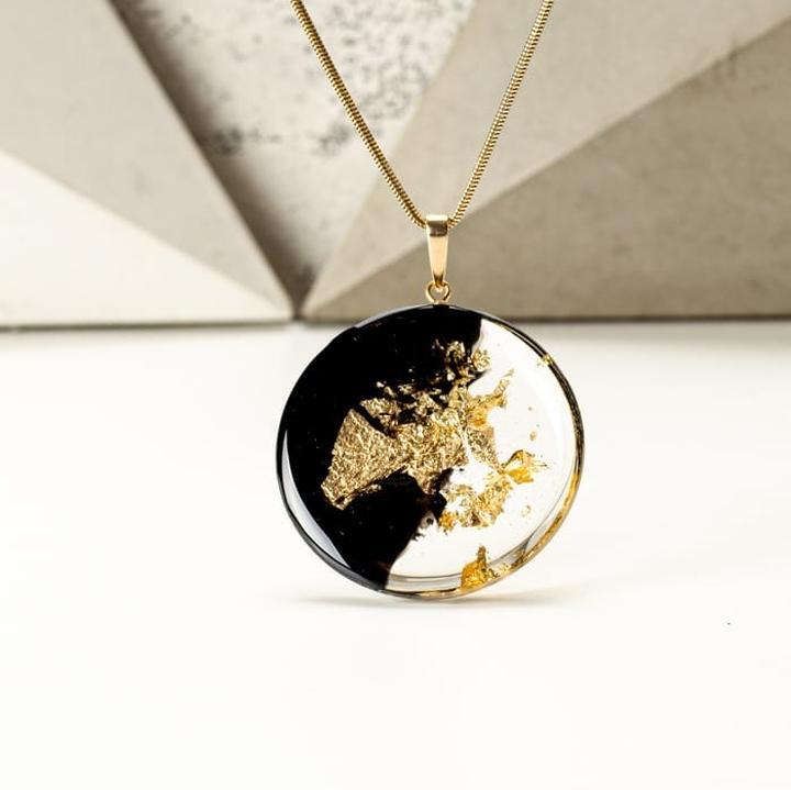 Elegancka sztuczna biżuteria