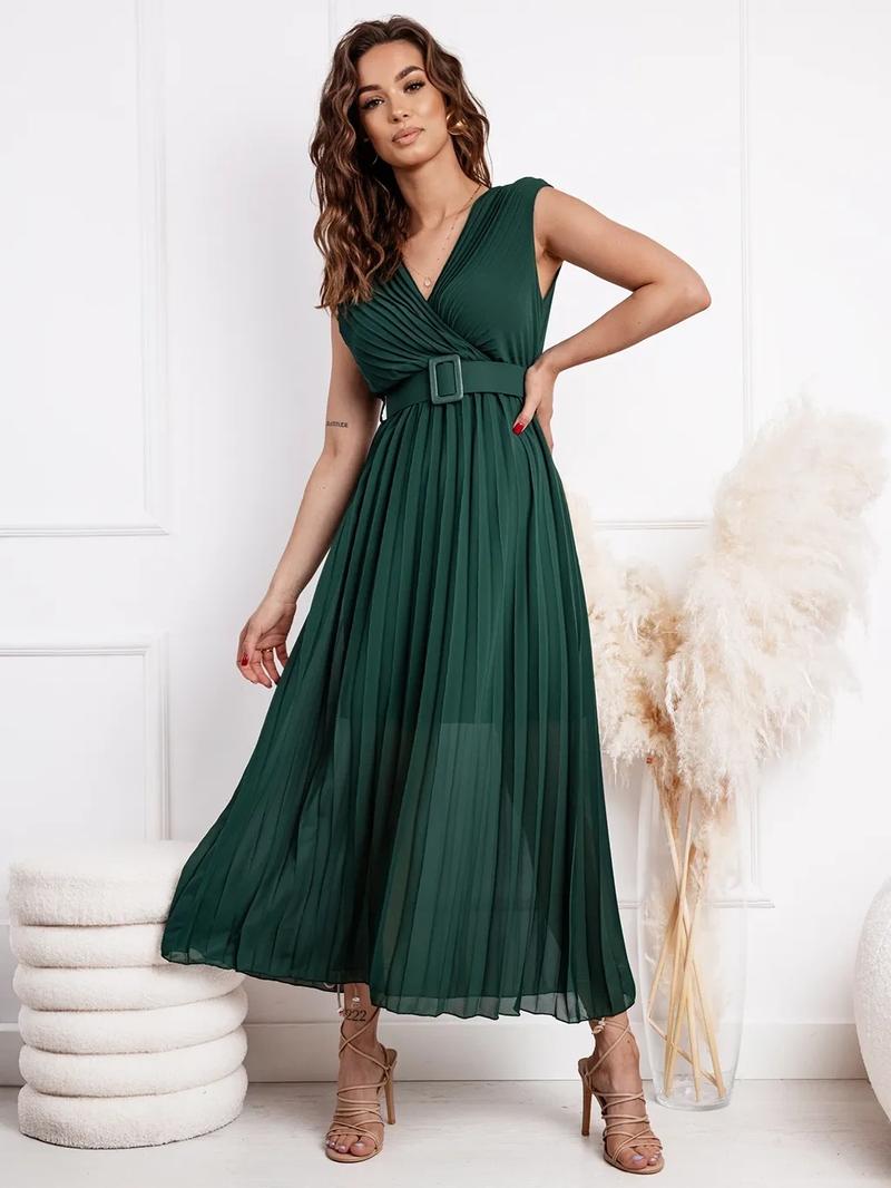 Kiedy nosić sukienki plisowane