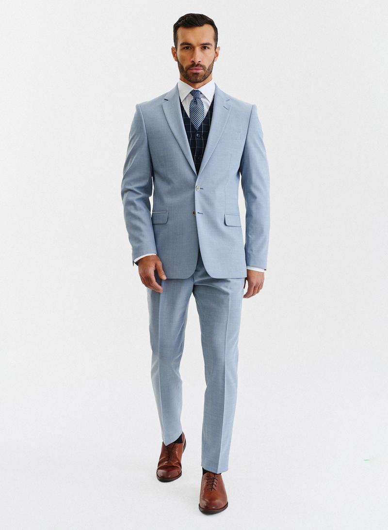 Pastelowe garnitury na ślub