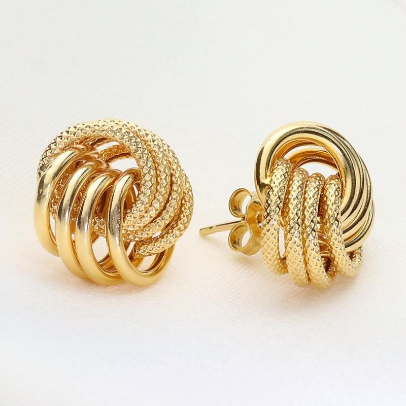 Sztuczna a biżuteria ręcznie robiona