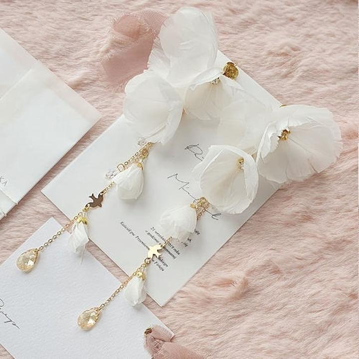 Dopasowanie kolczyków do sukni ślubnej