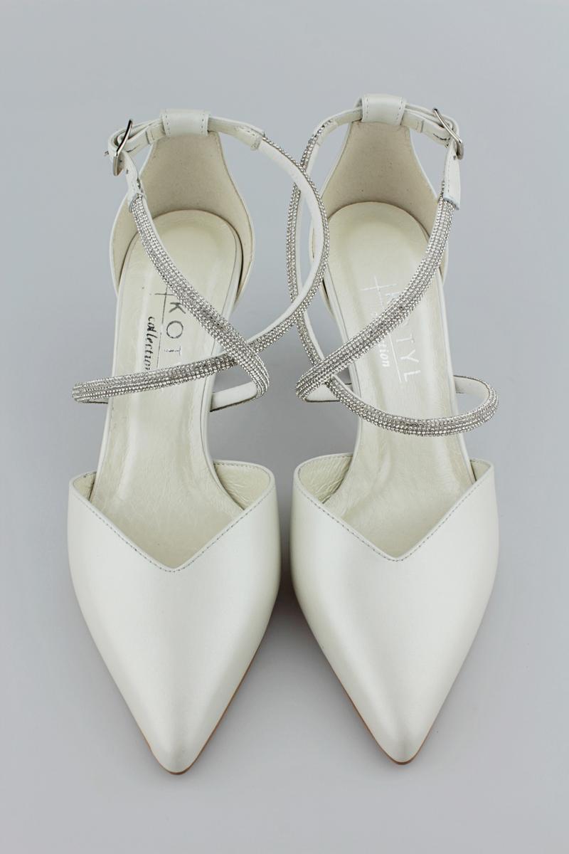 Styl i elegancja obuwia ślubnego