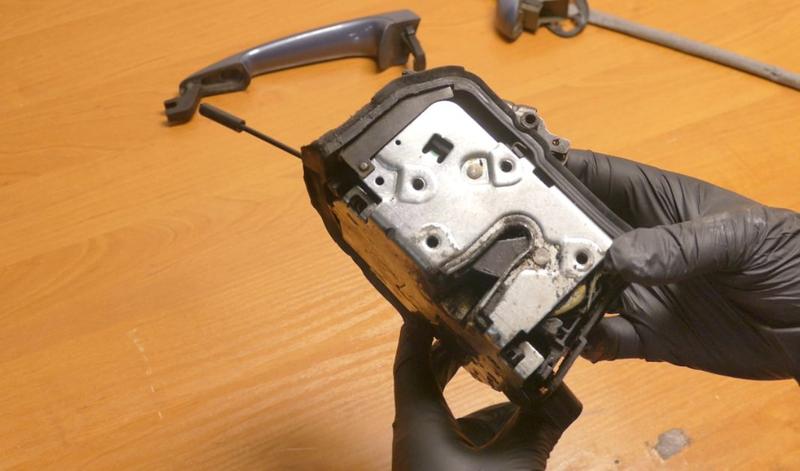 Skuteczne sposoby na naprawę zamka w spodniach – przywróć swoje ulubione ubrania do życia!