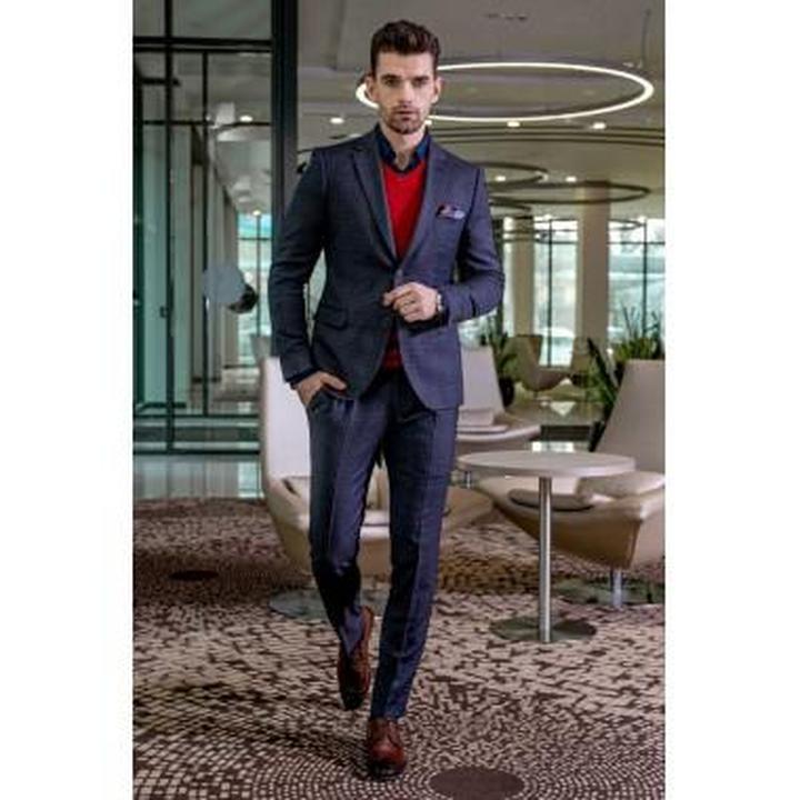 Eleganckie garnitury dla nastolatków