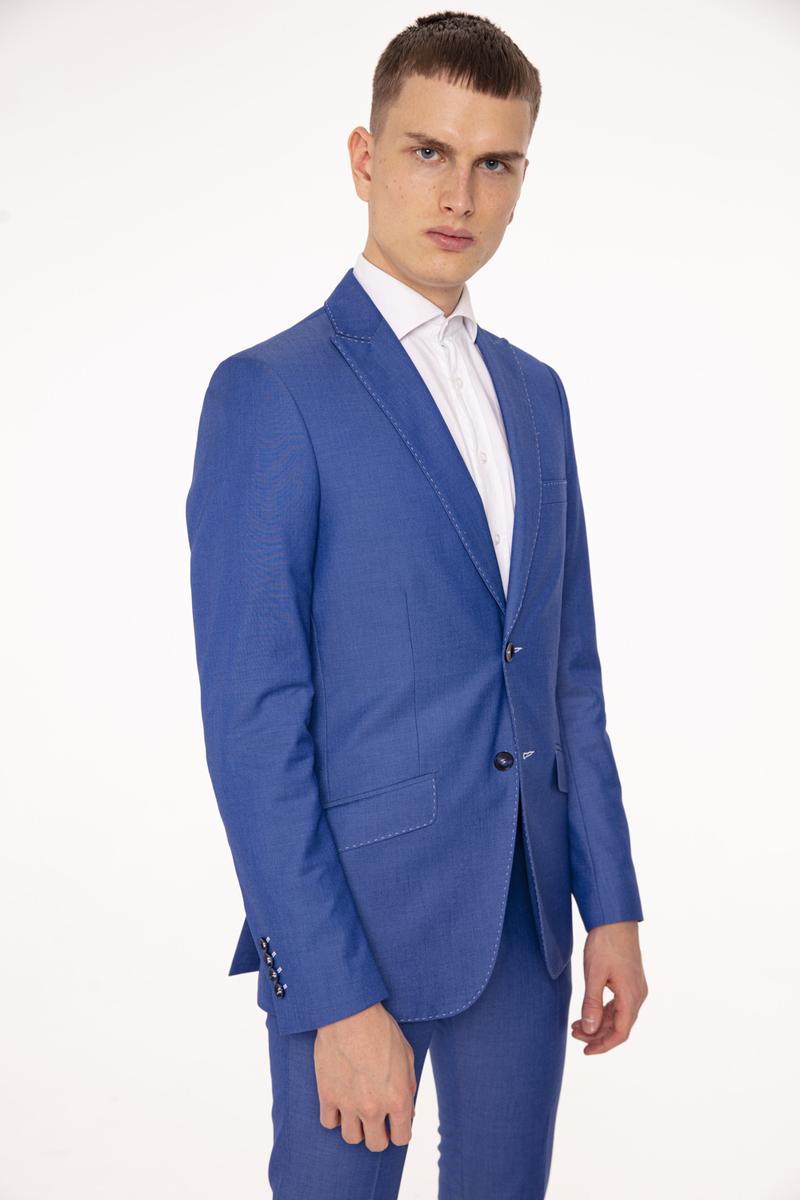 Jak wybrać garnitur dla nastolatka