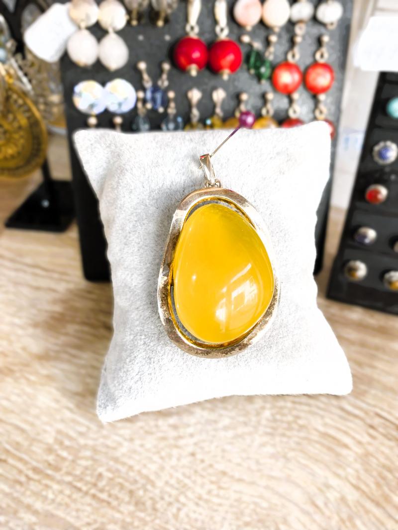 Trendy biżuteryjne i opinie ekspertów