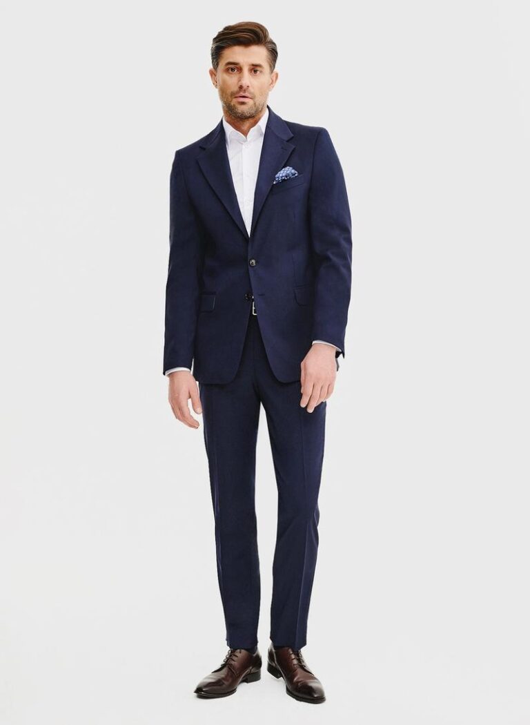 Jak wybrać idealny garnitur męski dla pana z brzuszkiem: kluczowe kroje i materiały