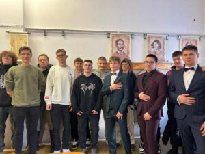 Jesienne trendy modowe 2024: Jak łączyć klasykę z innowacją?