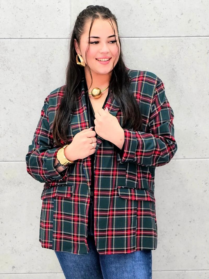 Jak stylowo nosić zwykłą marynarkę, aby wyglądać niezwykle?